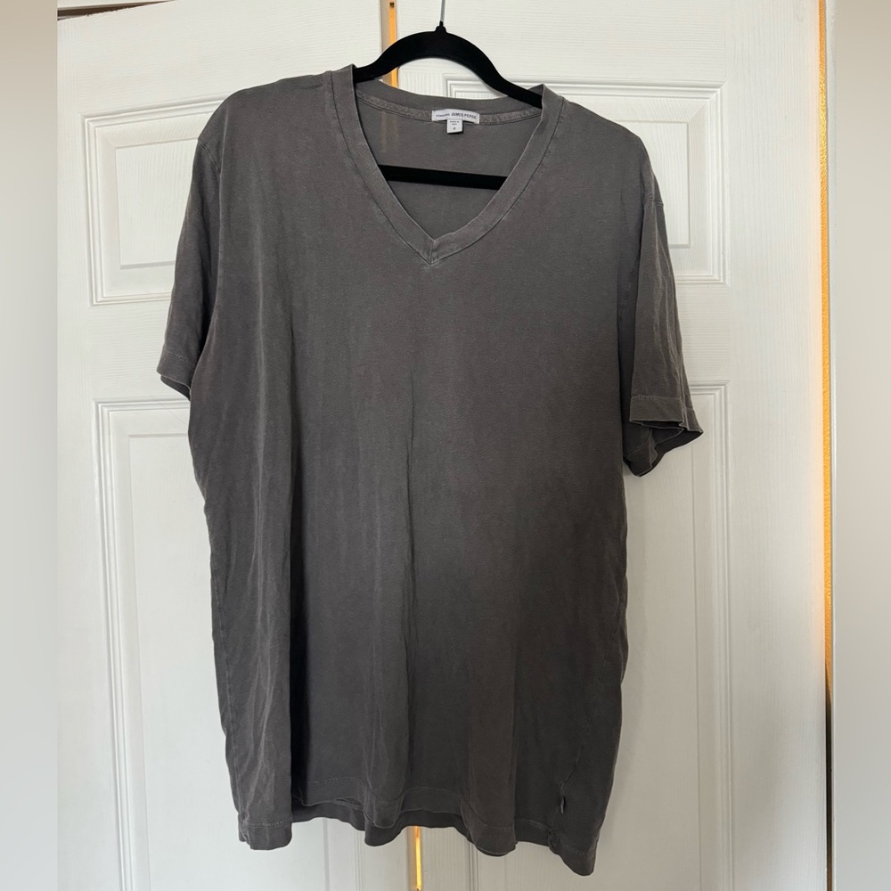 Men’s James Peres v-neck t-shirt